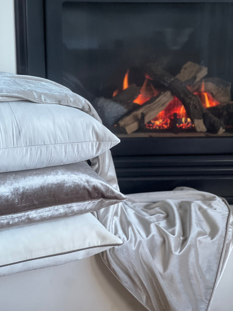 Lux Velvet Throw Champagne