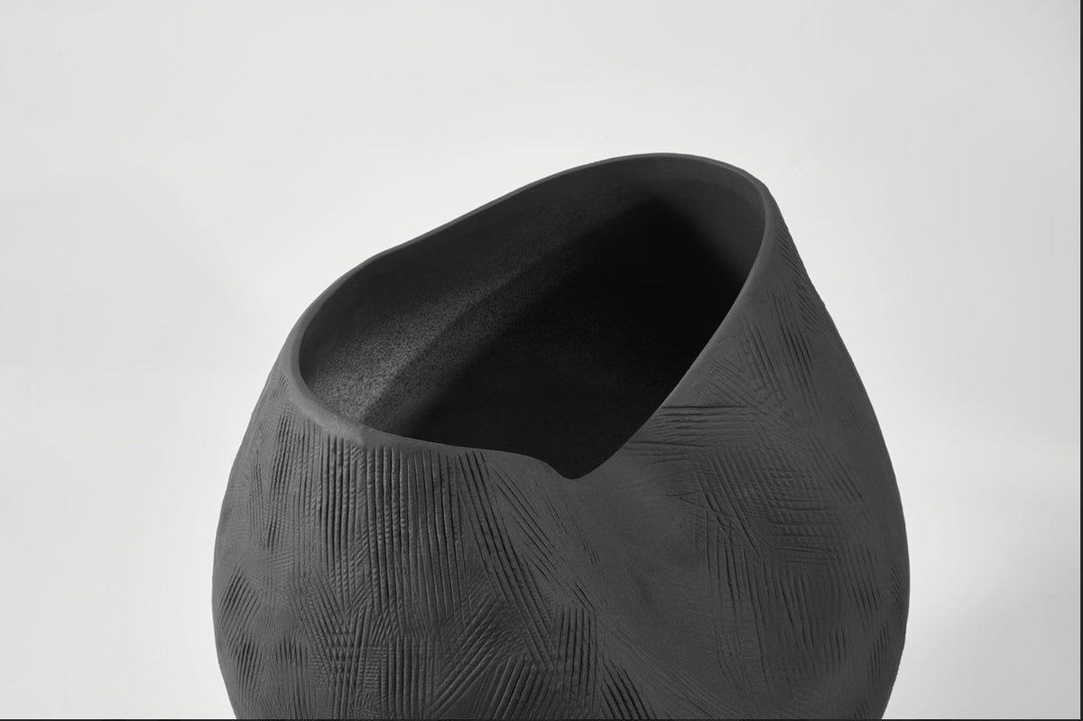 Moule Vase Ebony