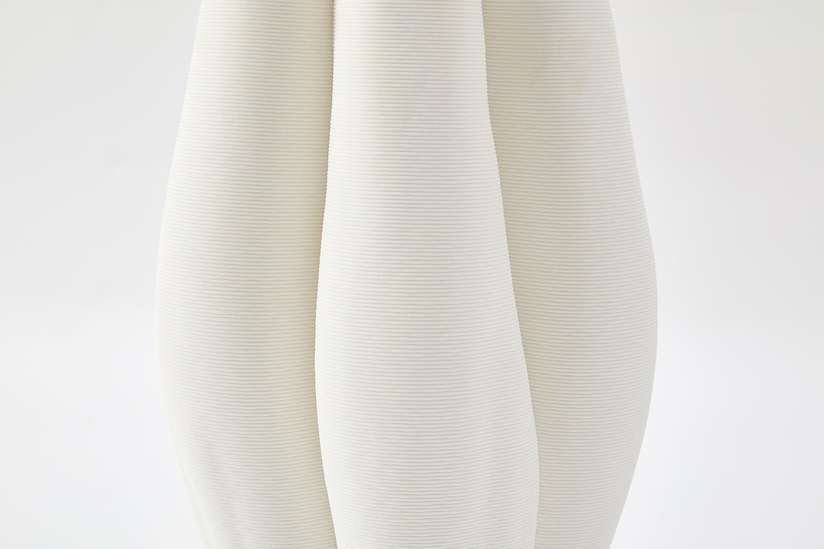 La Mer Vase Ivory