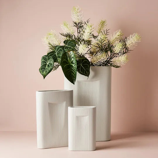 Sable Vase